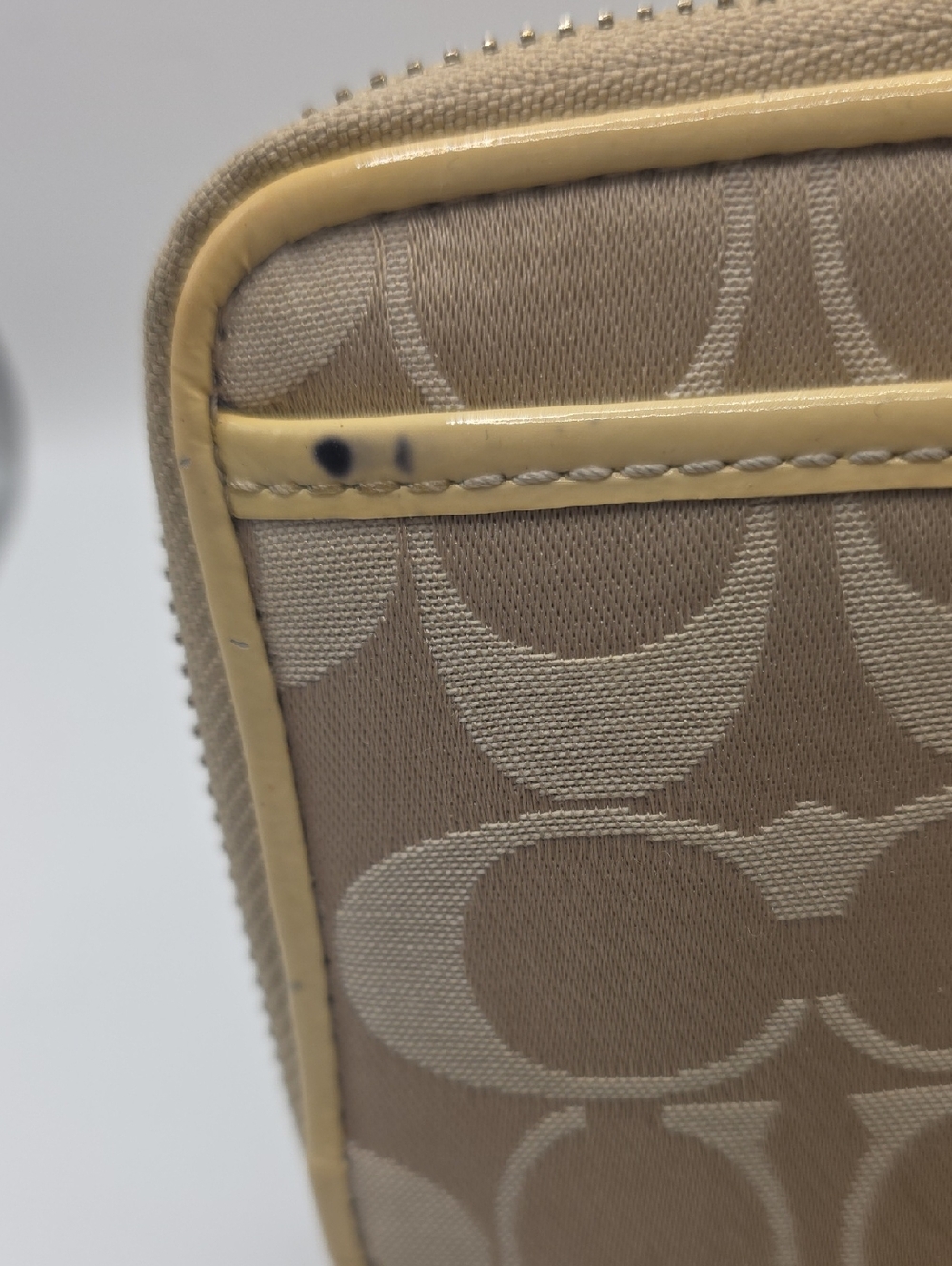 Coach Beige/Tan Signature Wristlet with Detachable Strap - Picture 4 of 17